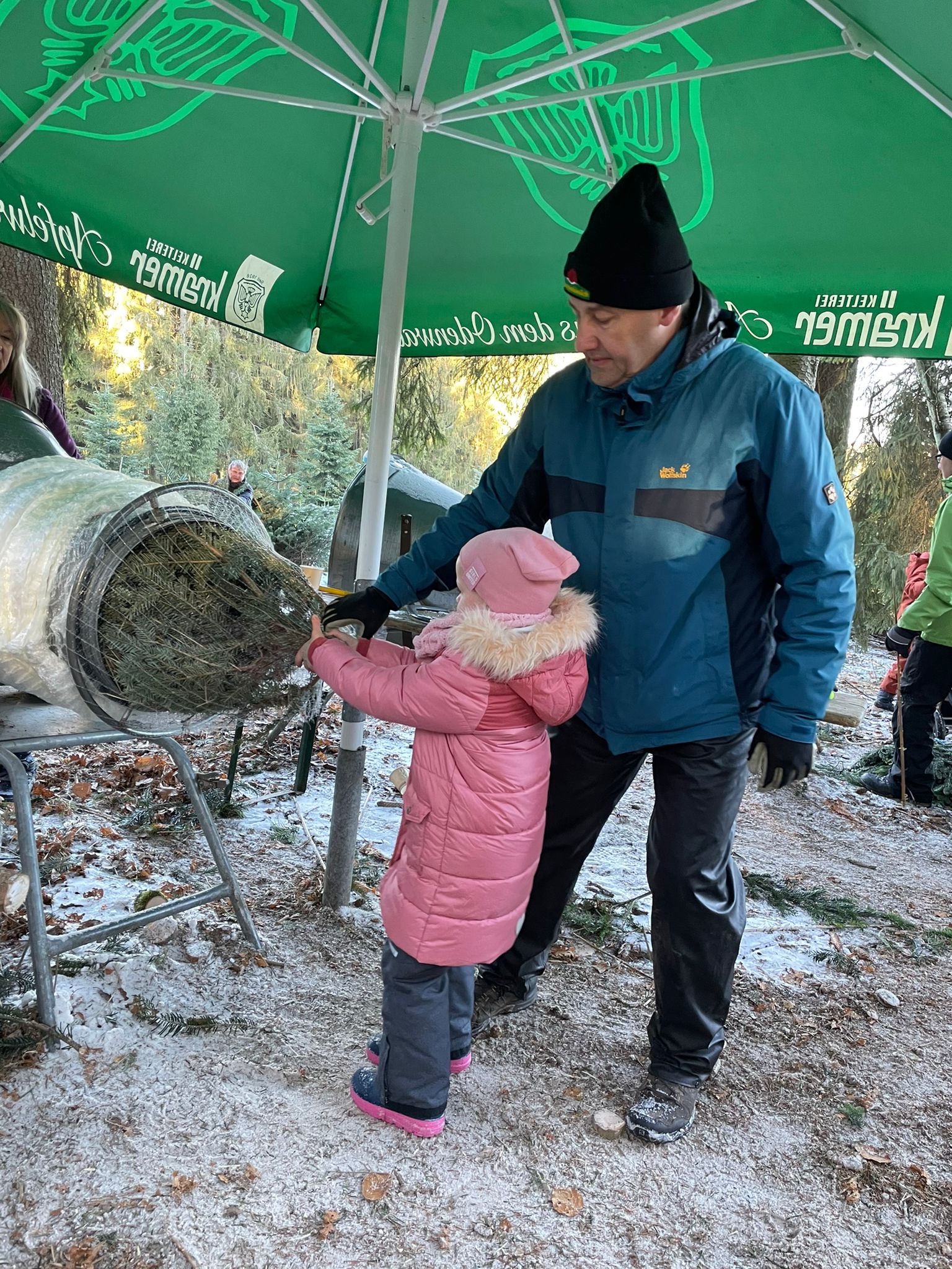 Read more about the article Weihnachtsbaum zum Selberschlagen bei Familie Bauer in Hammelbach